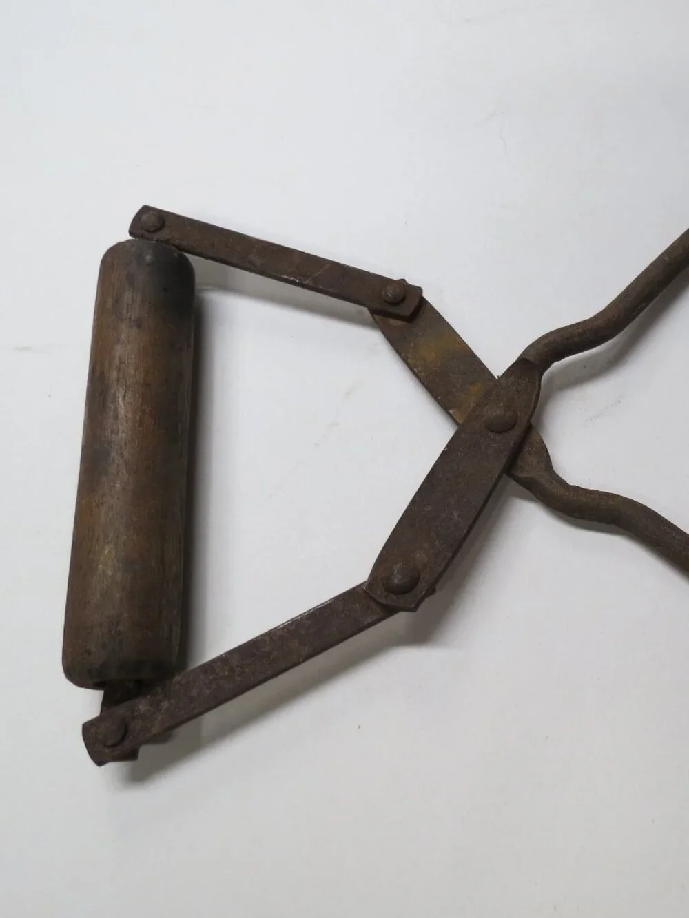 Vintage Ice Tongs Cast Iron, 1940s Rustic Farm & Industrial Tools